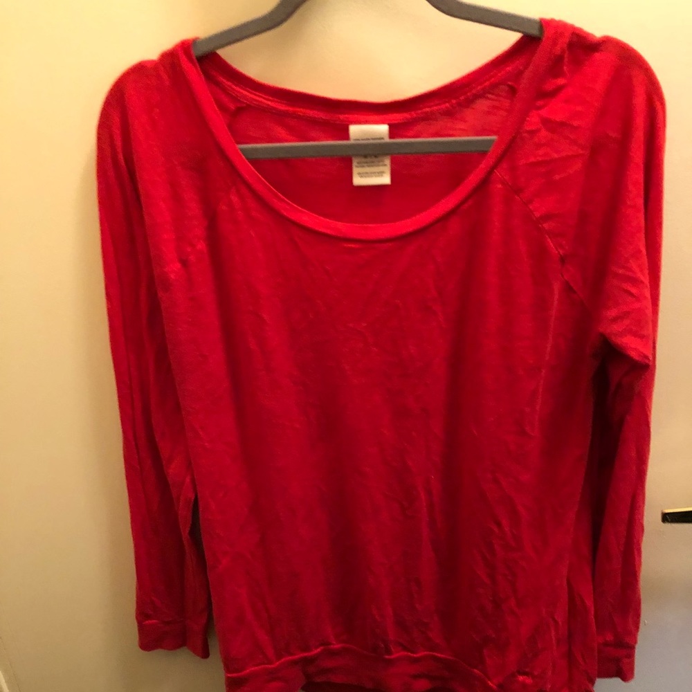 Thin long sleeve red shirt